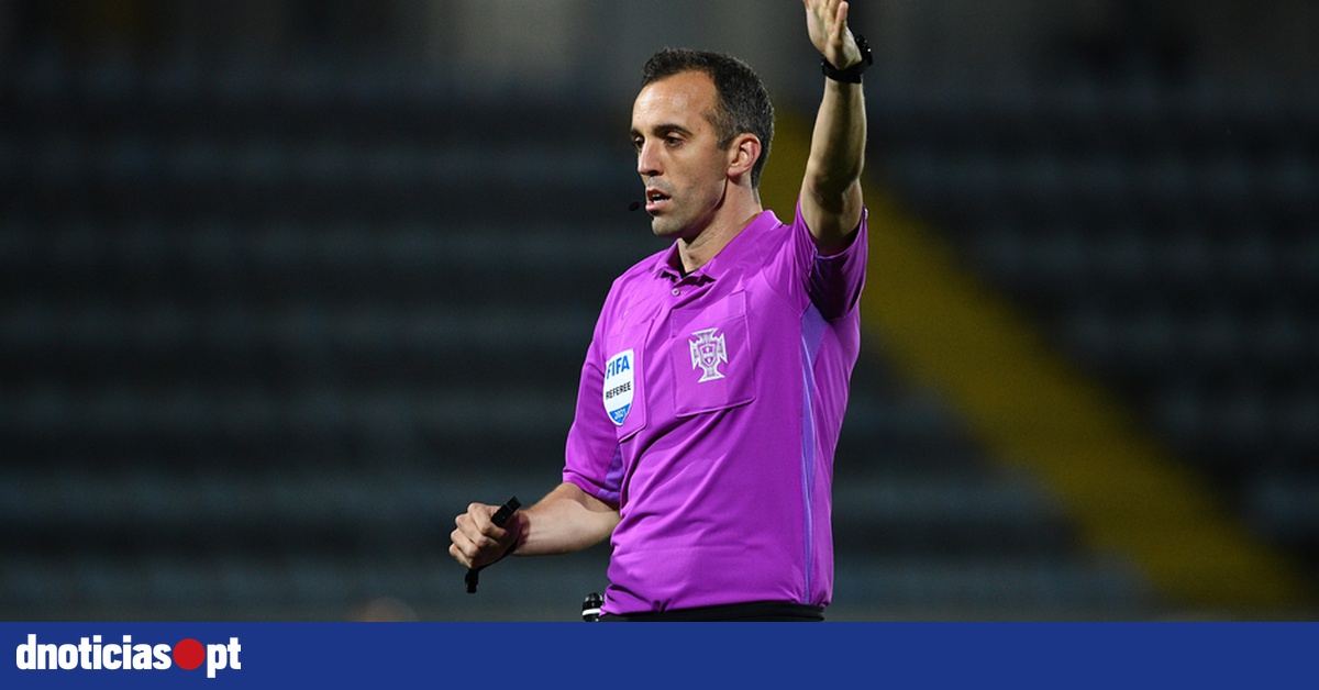 João Pinheiro dirige o MarítimoFC Porto — DNOTICIAS.PT