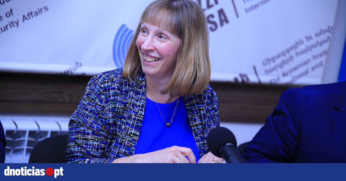 Senado dos EUA confirma Lynne M. Tracy como nova embaixadora norte ...