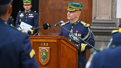 Na despedida do Comando Territorial da GNR, Marco Nunes emocionou-se ao falar da família e numa carreira marcada por exigências e ausências.