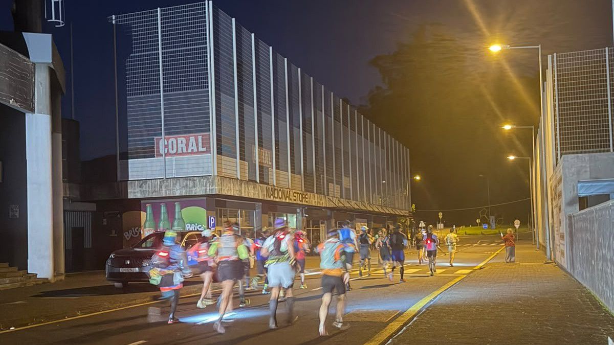 Partida da prova dos 45 km junto ao Estádio da Madeira, na Choupana